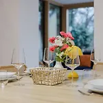 Happy Vibes Apartment