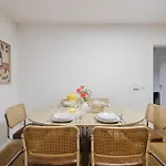 Happy Vibes Apartment
